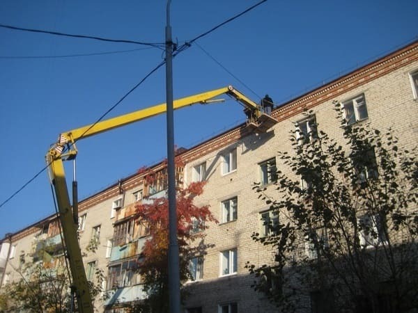 ремонт кровли с автовышки